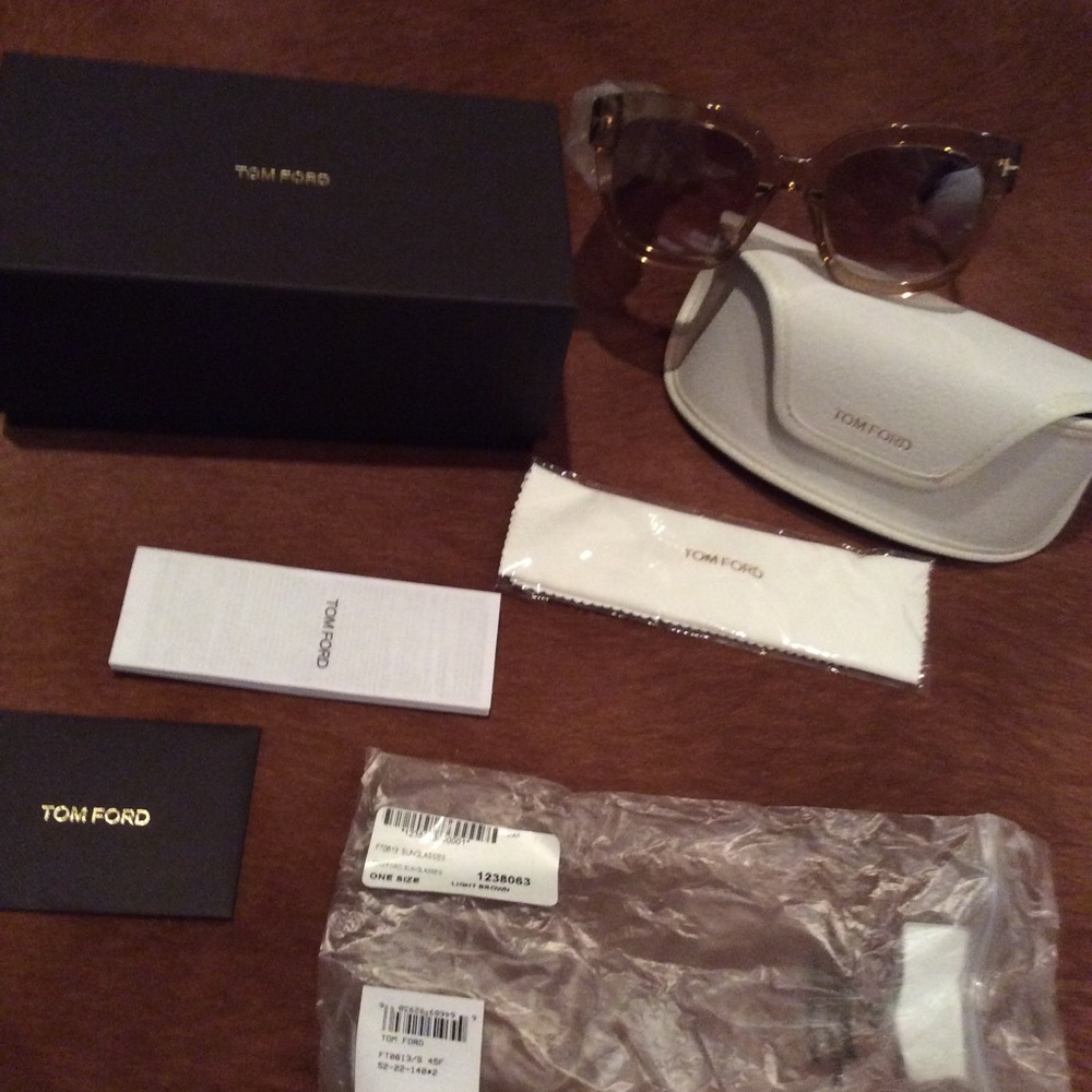 NEW! Tom Ford Sunglasses Set!Great Gift 🎁 - Picture 4 of 8